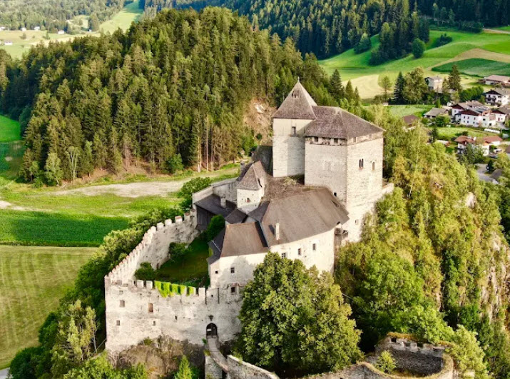 Burg Reifenstein, Italy